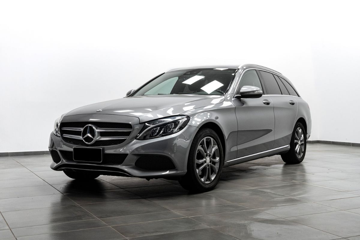 Mercedes-Benz C220