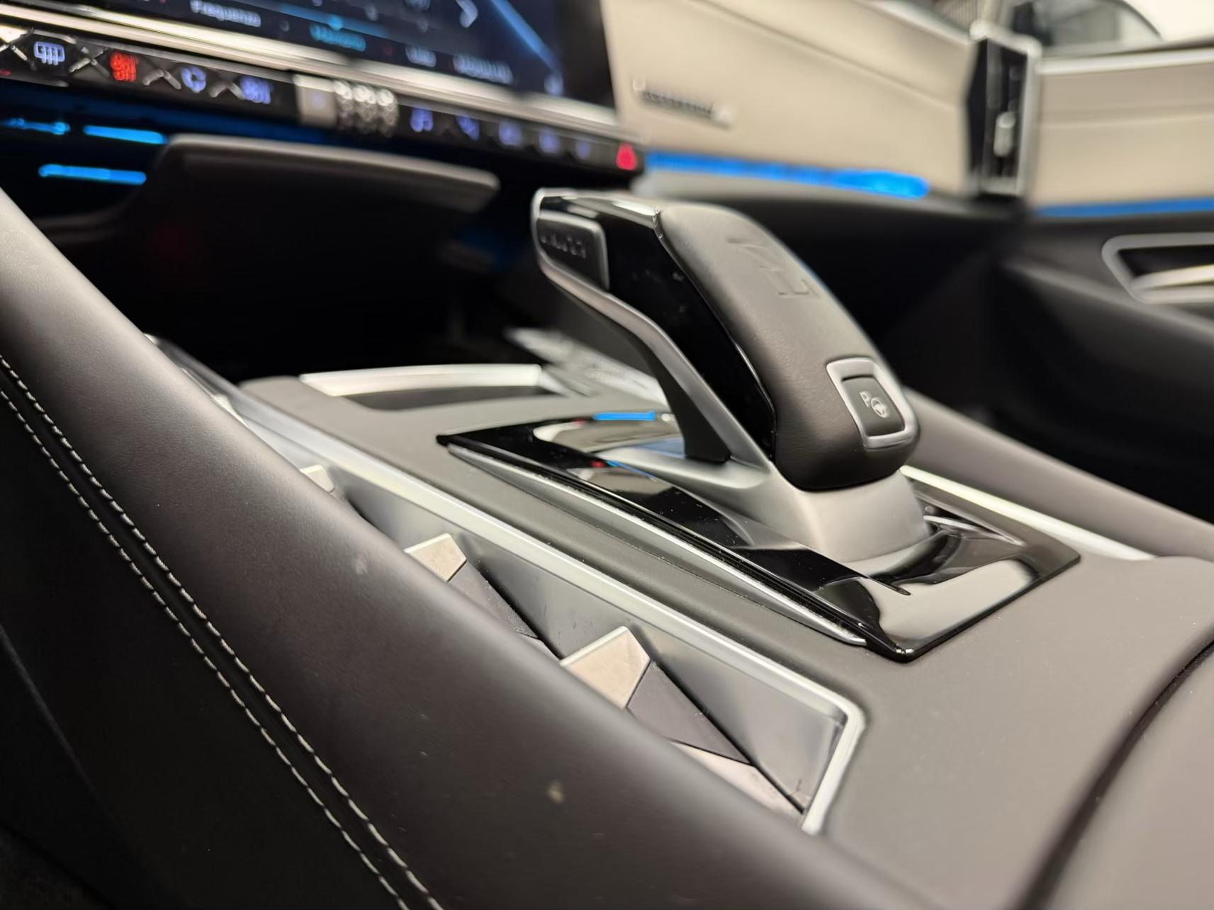 DS 9 Opera Premiere PHEV
