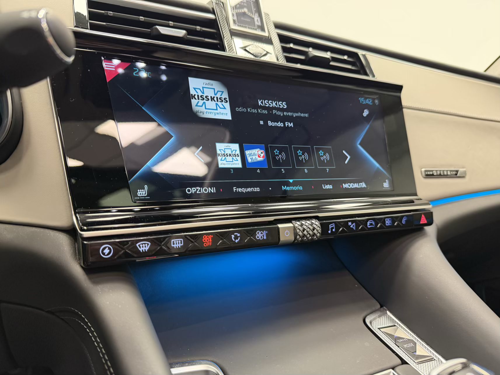 DS 9 Opera Premiere PHEV