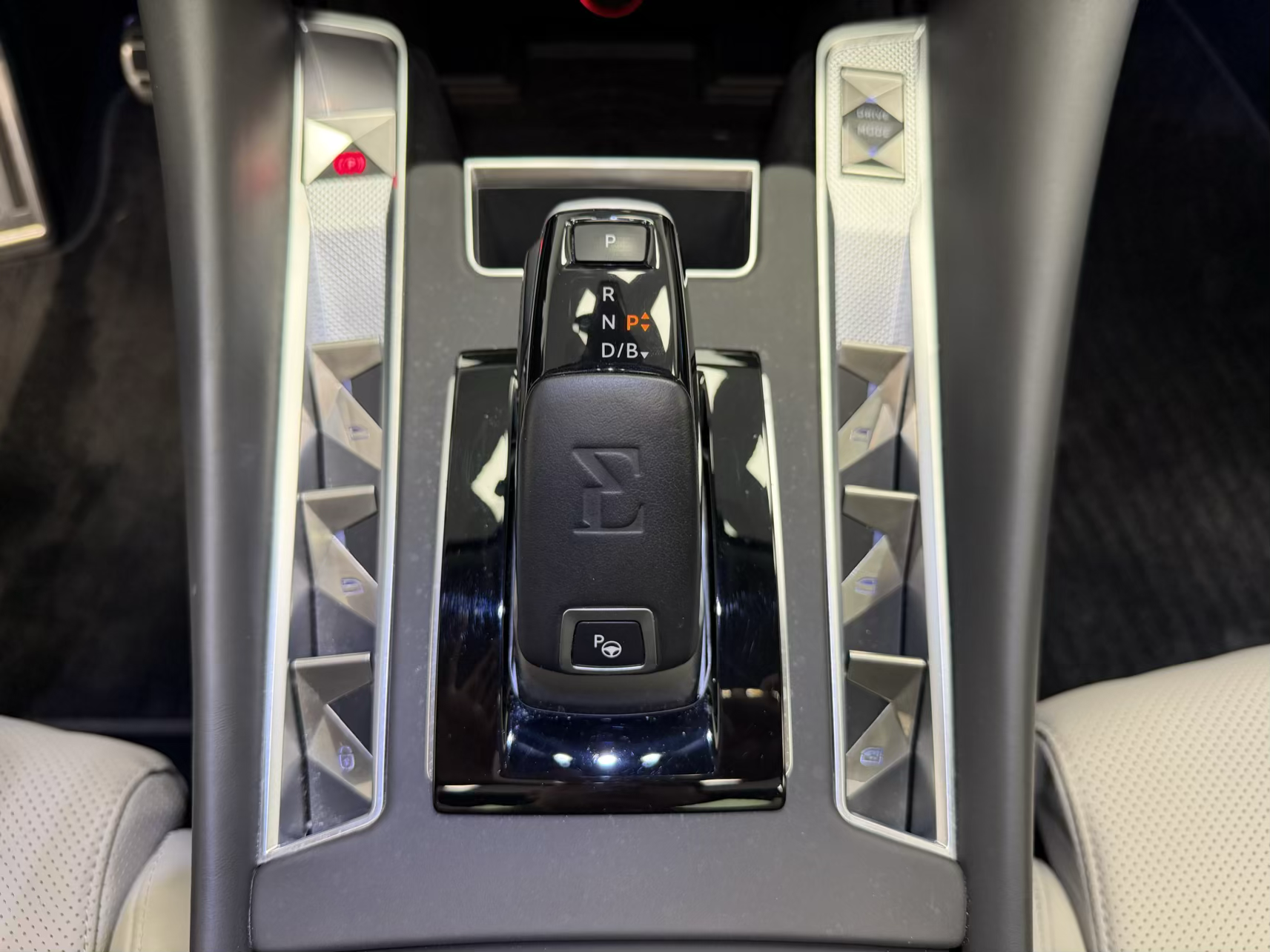 DS 9 Opera Premiere PHEV