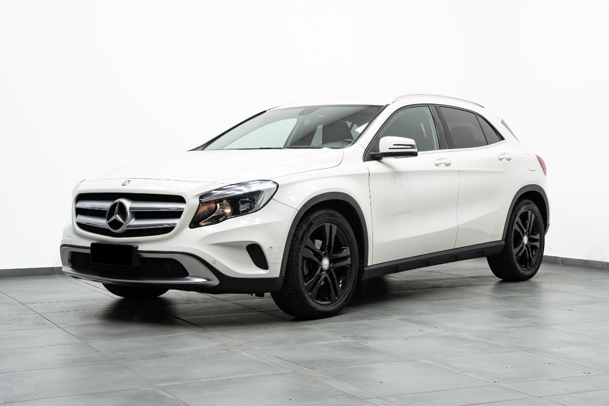 Mercedes-Benz GLA 200