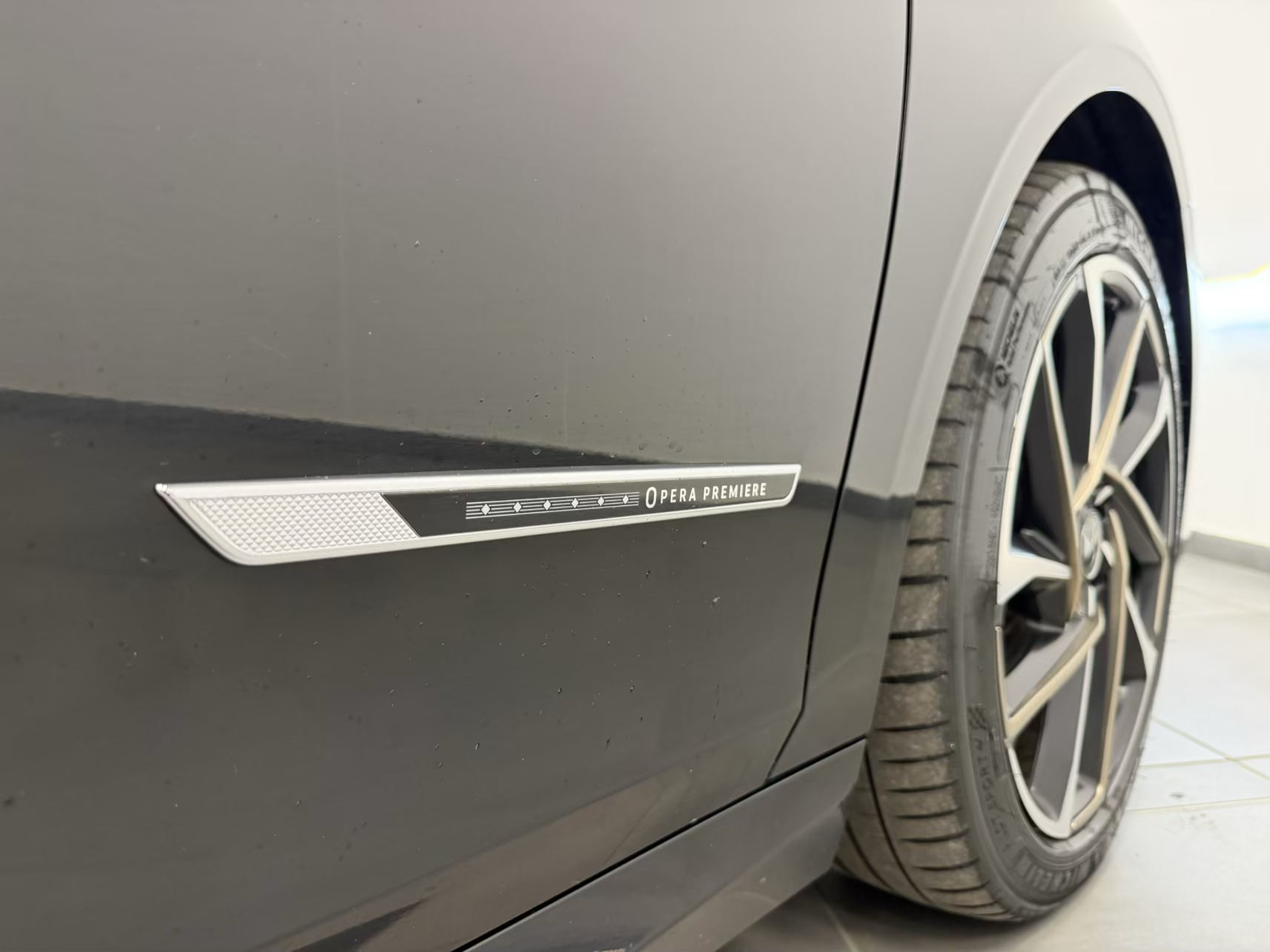 DS 9 Opera Premiere PHEV