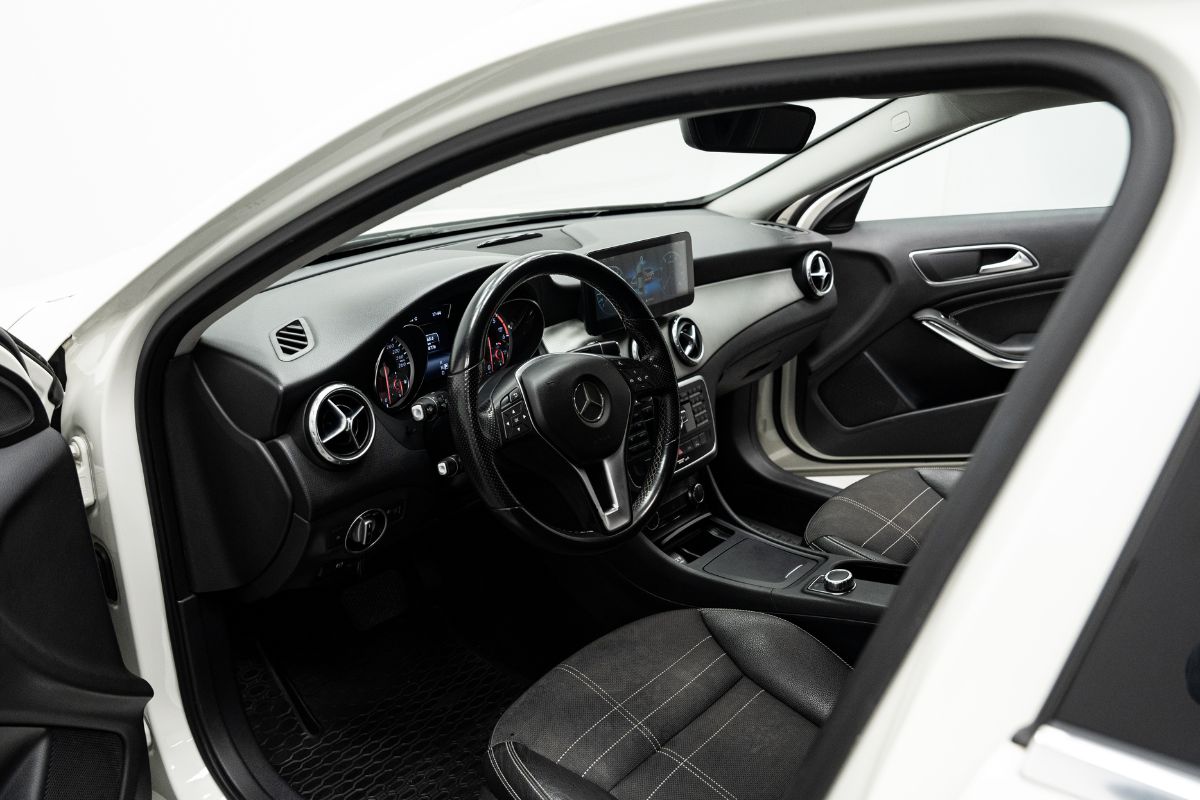 Mercedes-Benz GLA 200