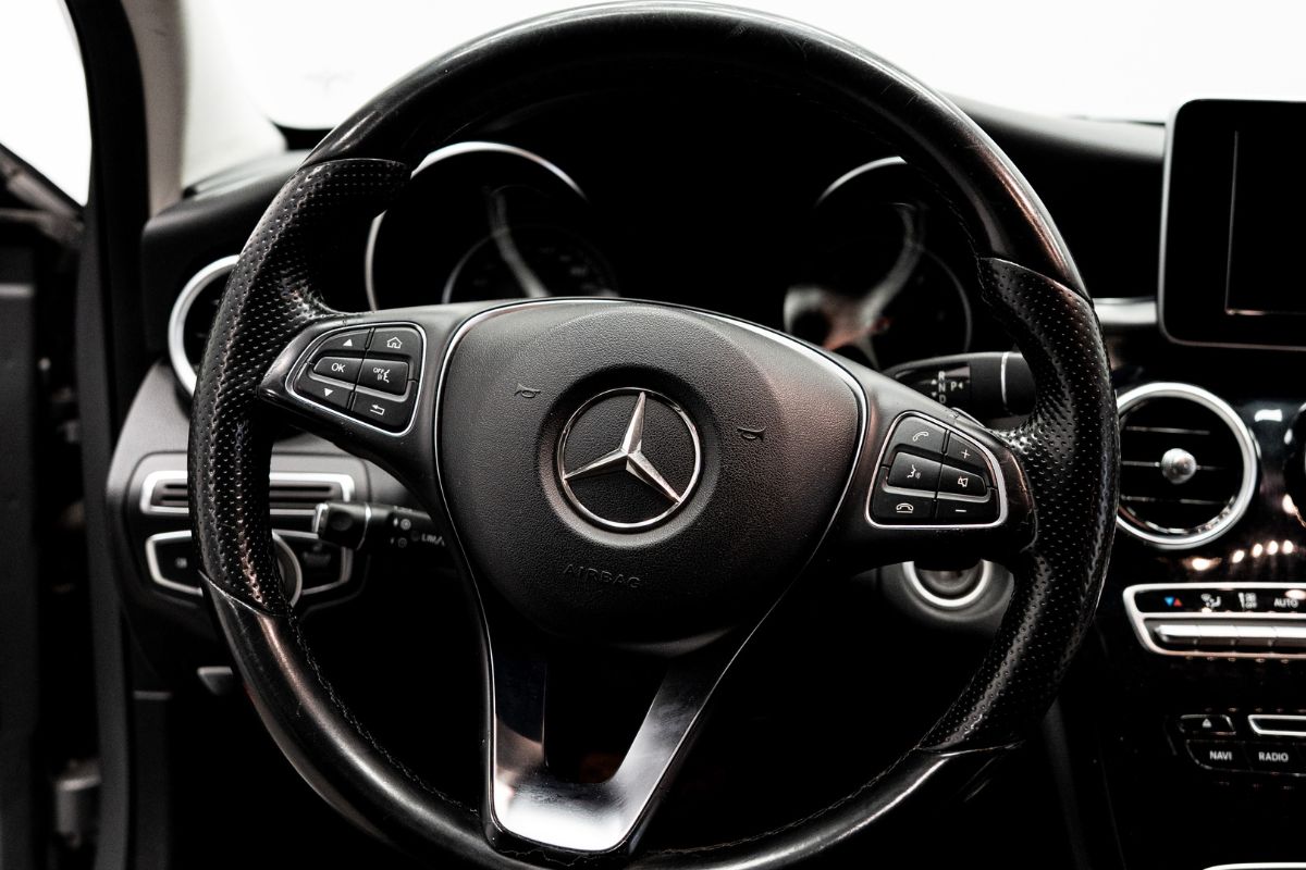 Mercedes-Benz C220