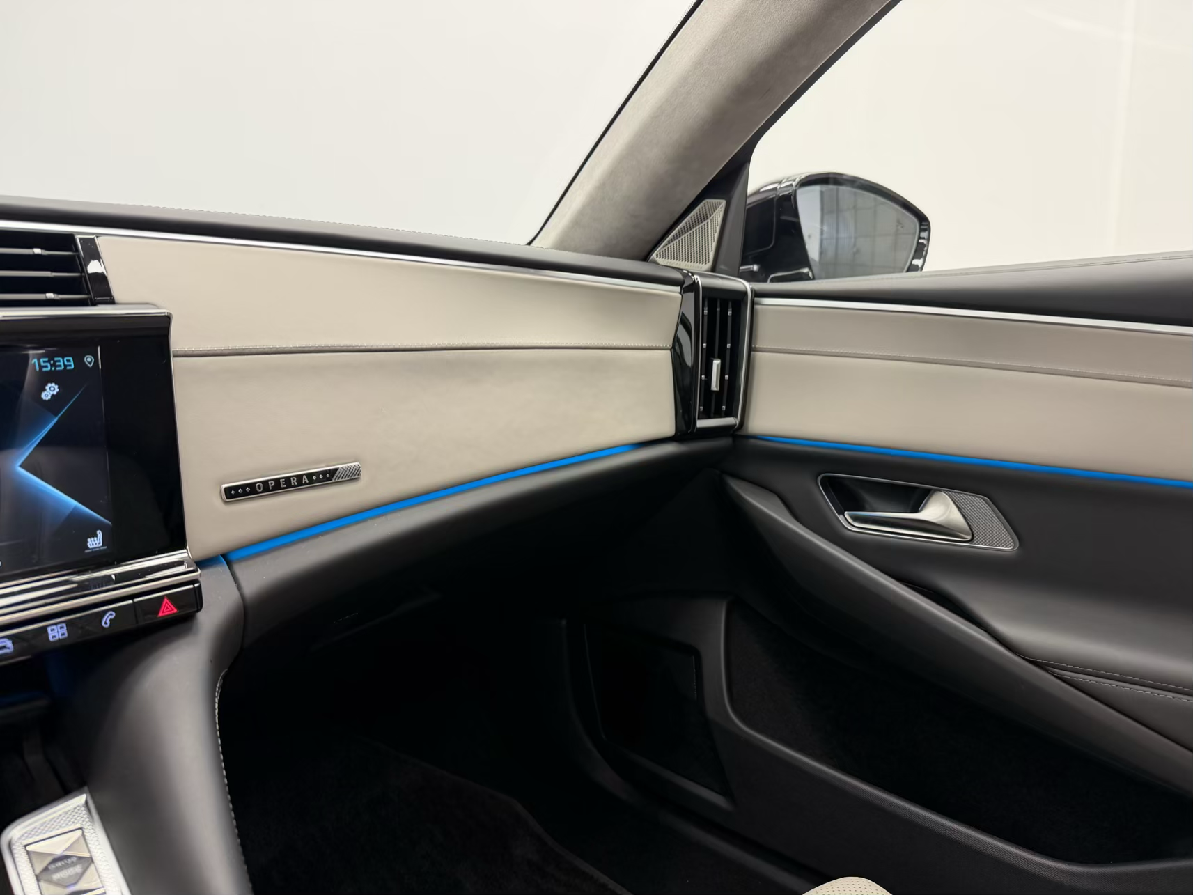 DS 9 Opera Premiere PHEV