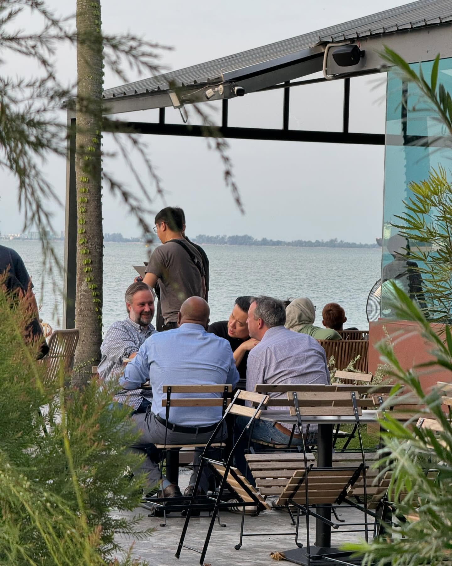 Batu Cafe & Bar - Pet-friendly cafe in Penang - Photo 2