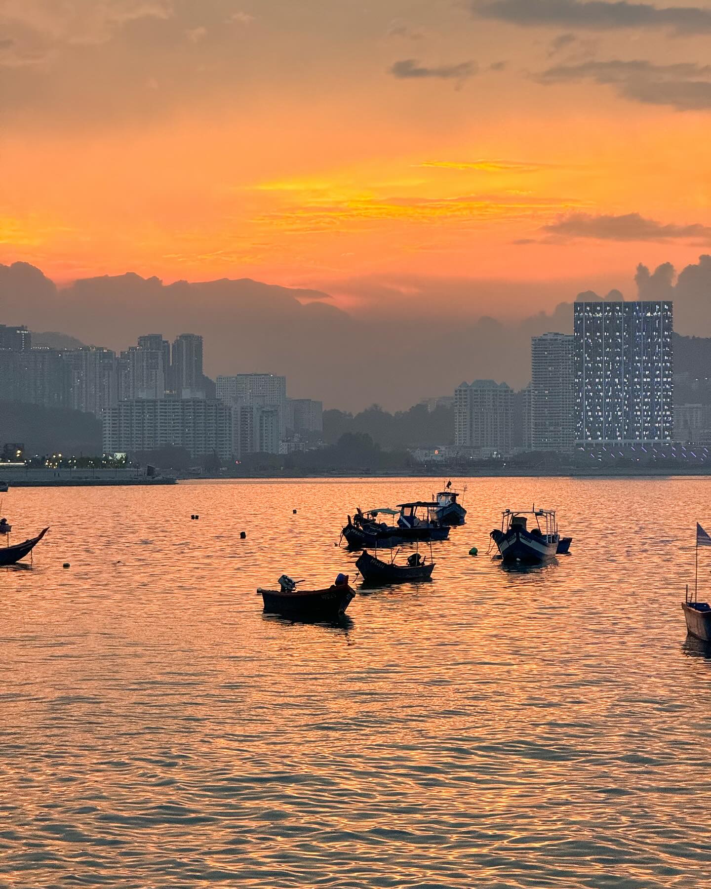 Batu Cafe & Bar - Pet-friendly cafe in Penang - Photo 3