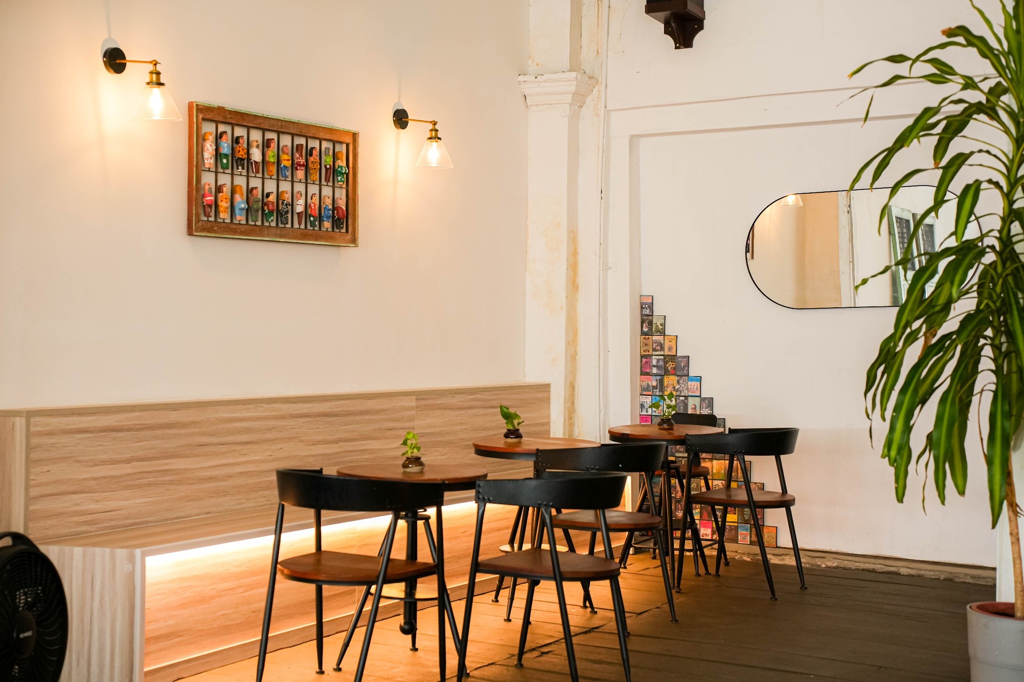 The Ais & Hani (Ice Cream & Coffee) - Pet-friendly cafe in George Town - Photo 2