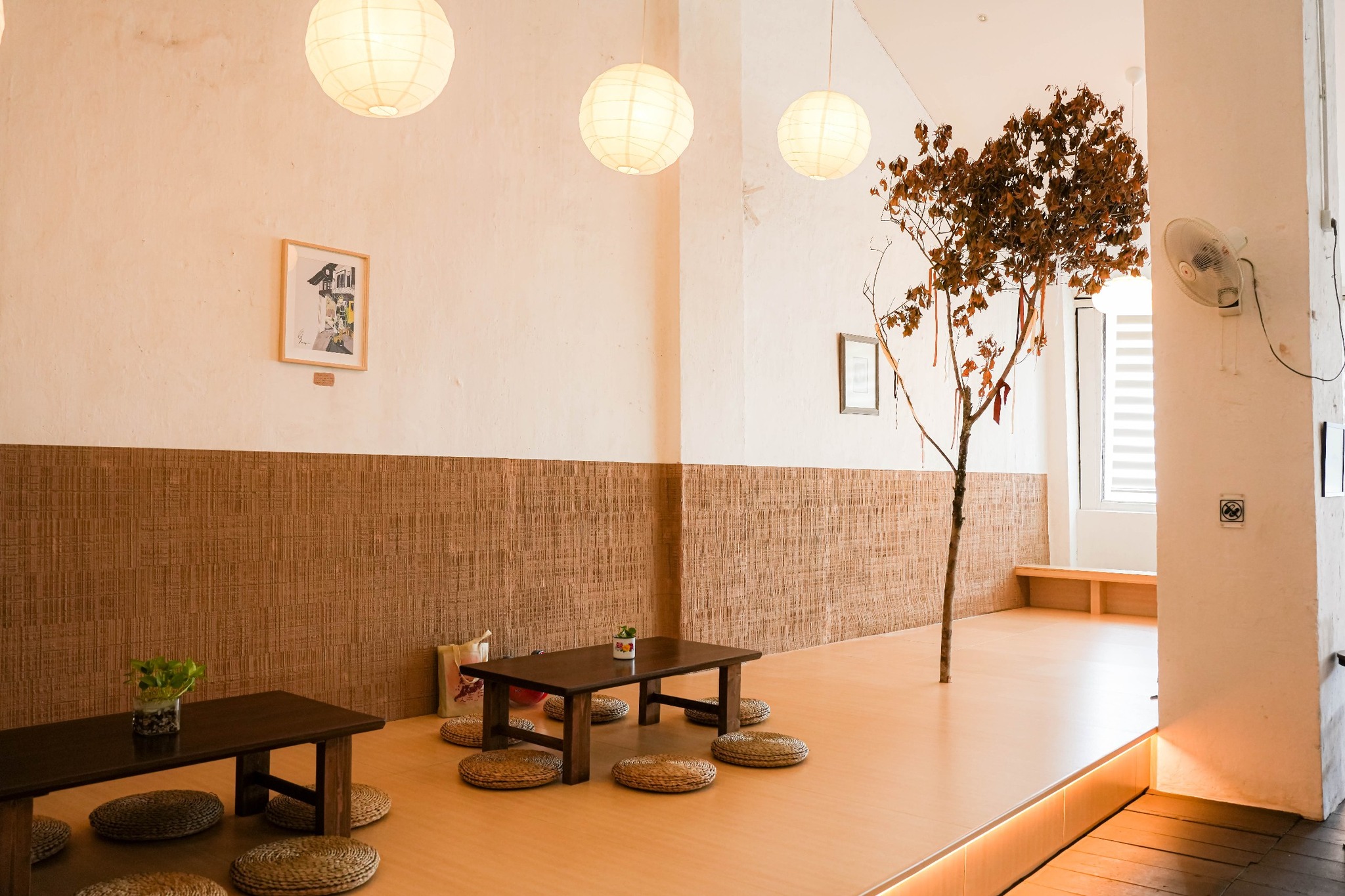 The Ais & Hani (Ice Cream & Coffee) - Pet-friendly cafe in George Town - Photo 4