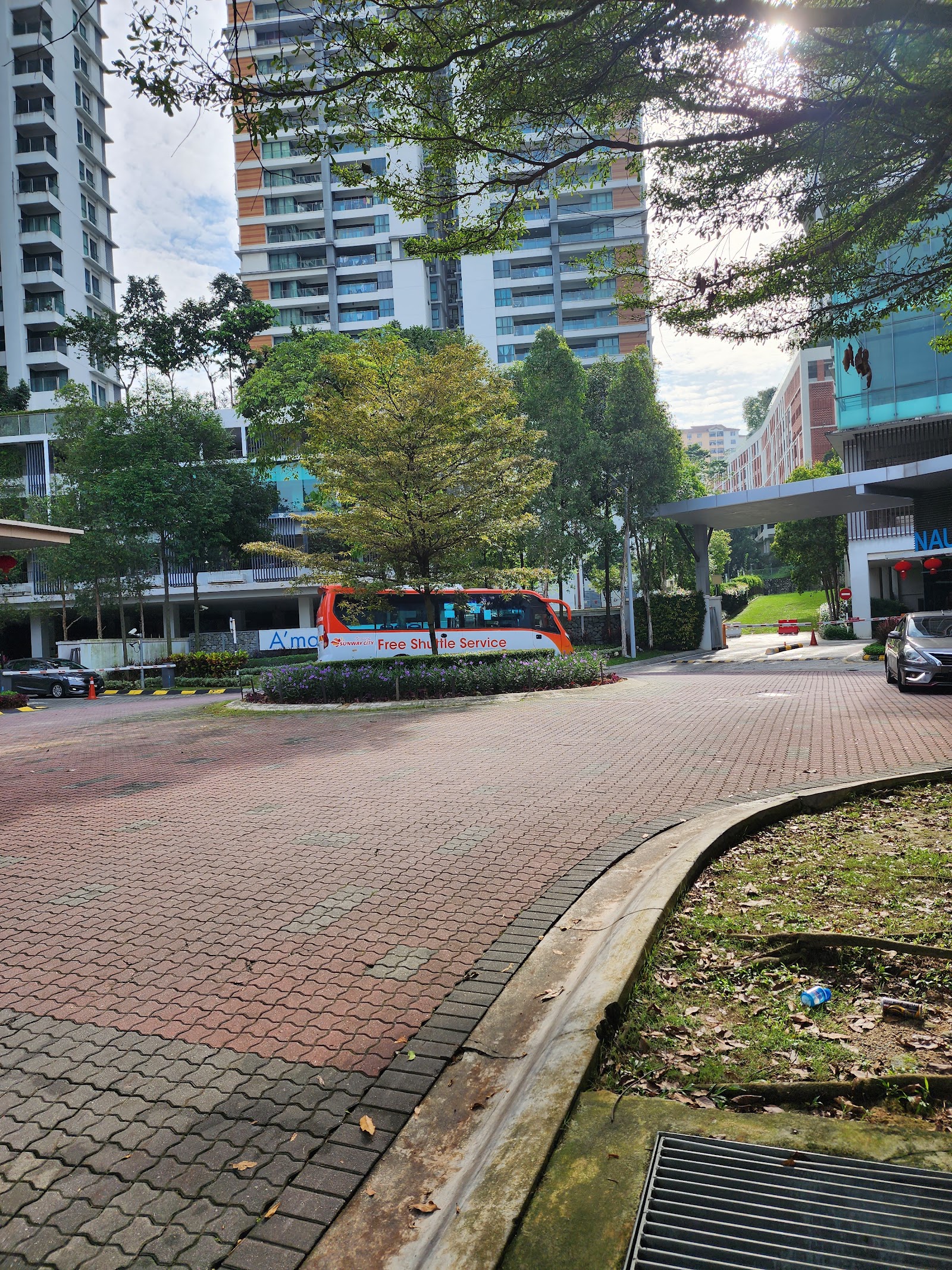 Sunway South Quay Lake