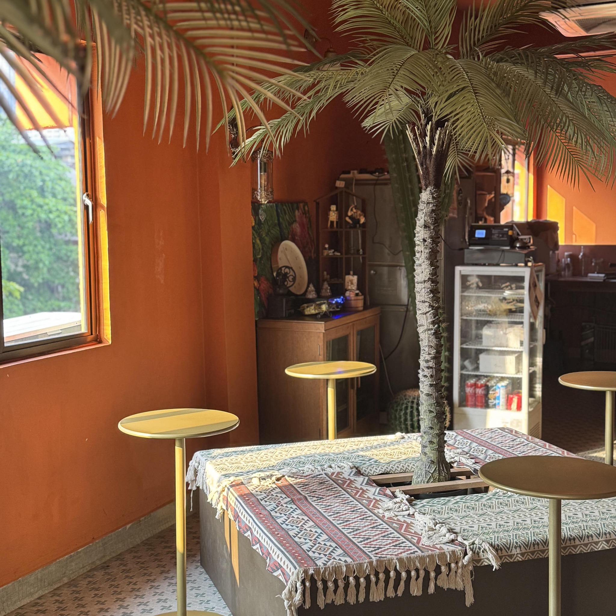 Petra Pudu Rooftop Cafe - Pet-friendly cafe in Kuala Lumpur - Photo 1