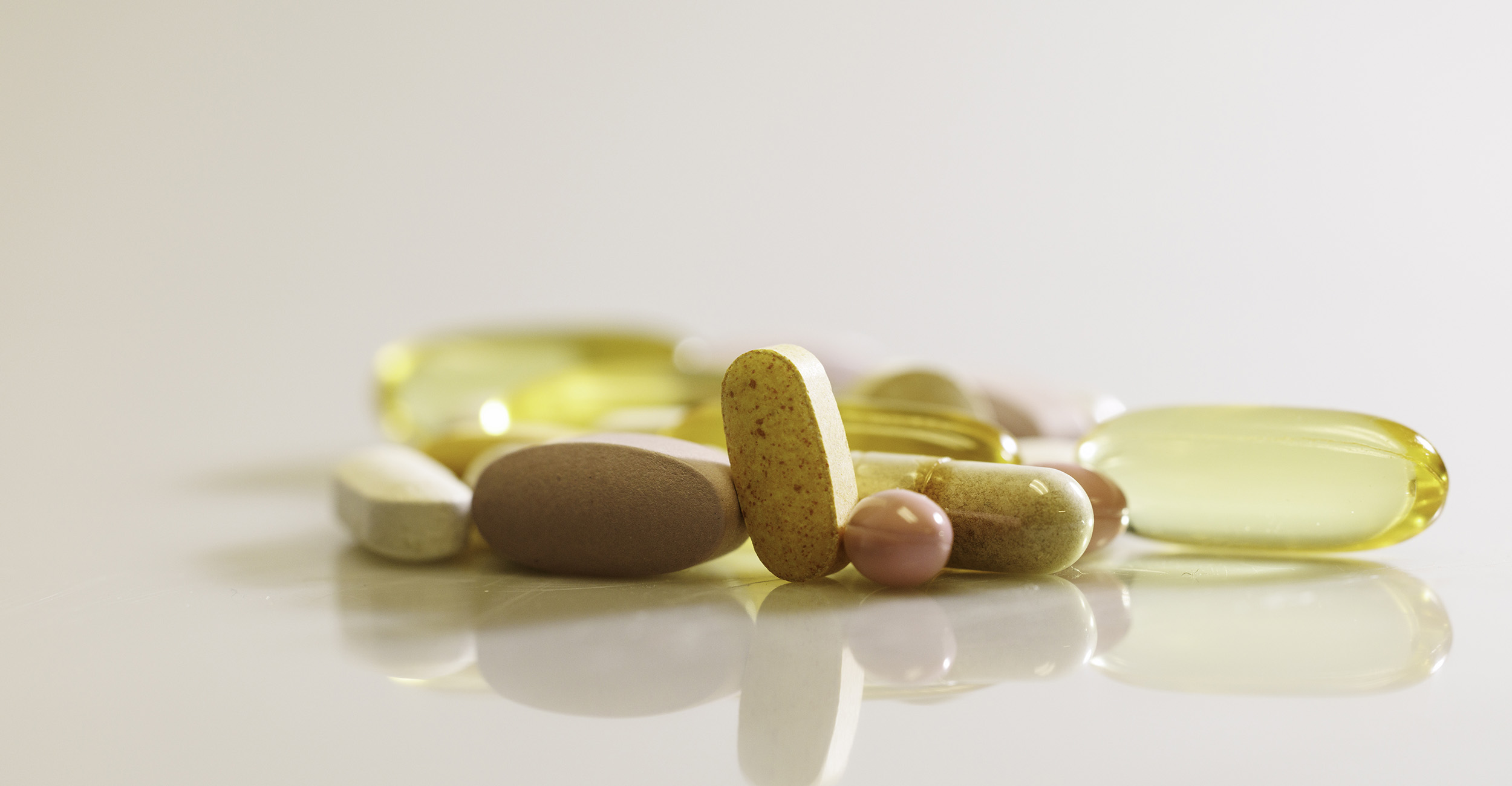 Composição de suplementos e ingredientes naturais.