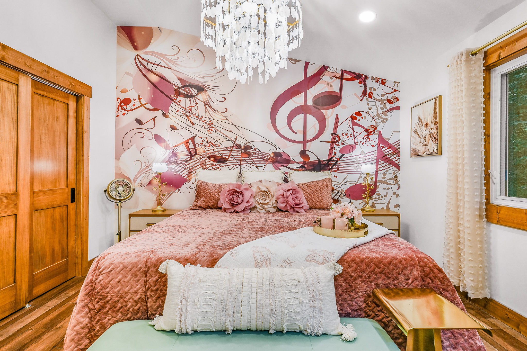 Dolly's Harmony Haven - Photo 4