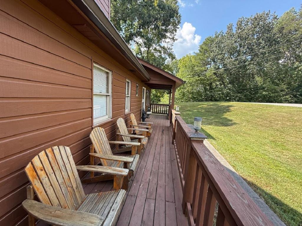 Smoky Mountain Getaway - Photo 4