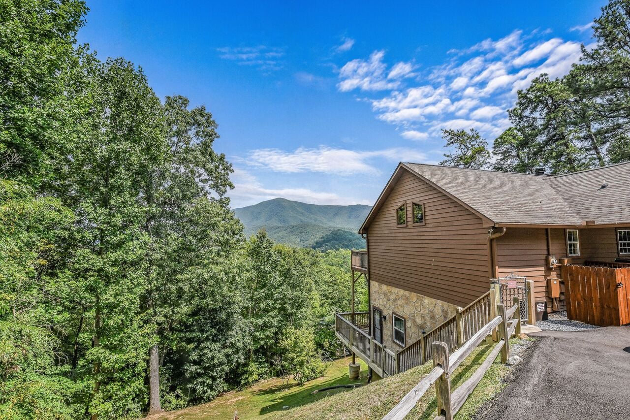 Roundtop Mountain Ridge Cabin - Photo 3