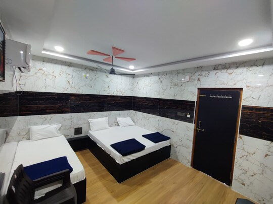 3-Bed AC Room