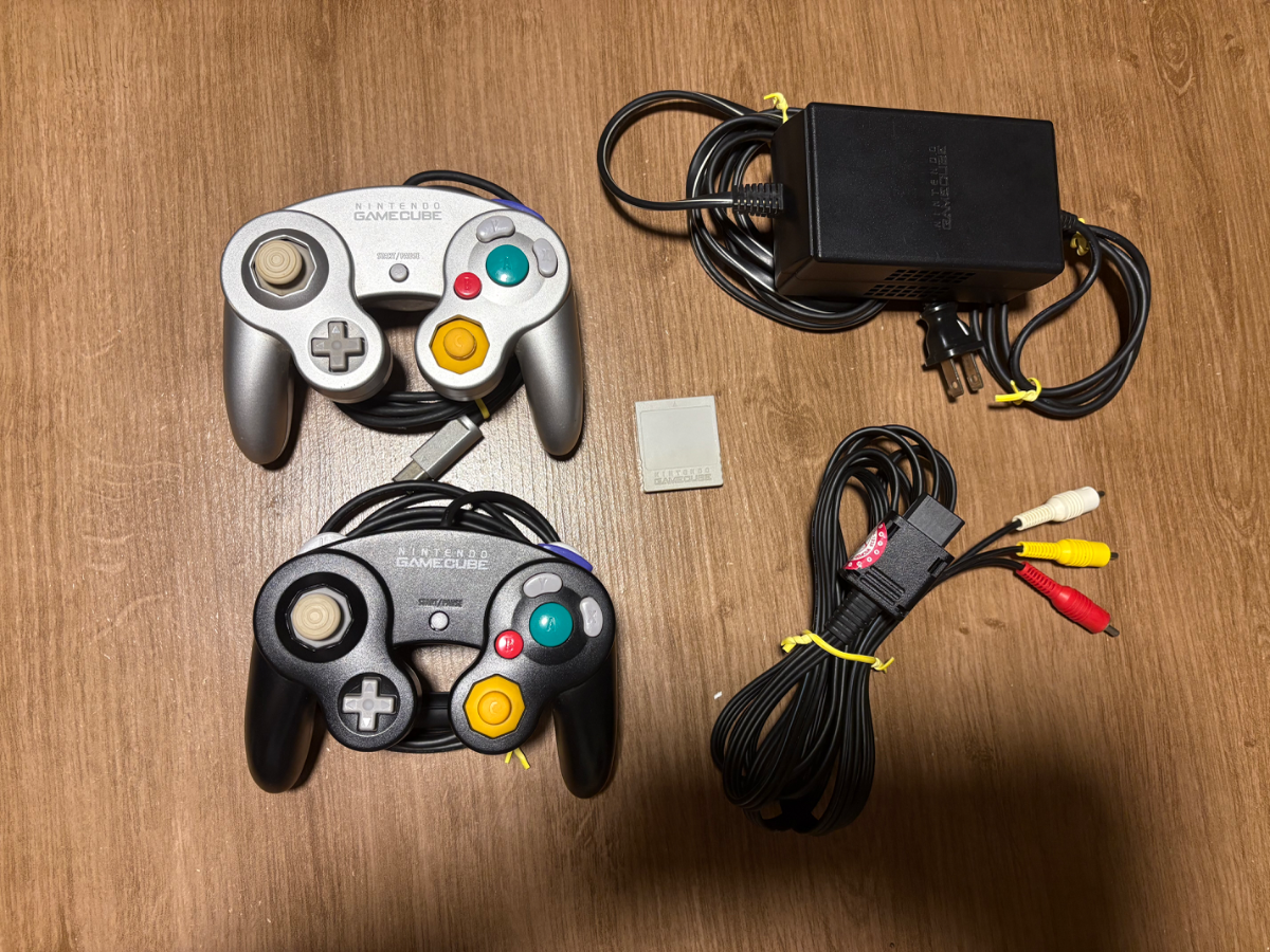 gamecube completo na caixa + 2 controles. desbloqueado com 31 jogos (mario, zelda, pokemon e mais) miniatura 3
