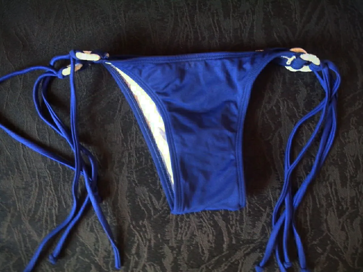 Parte de baixo de biquini azul (modelo lacinho)