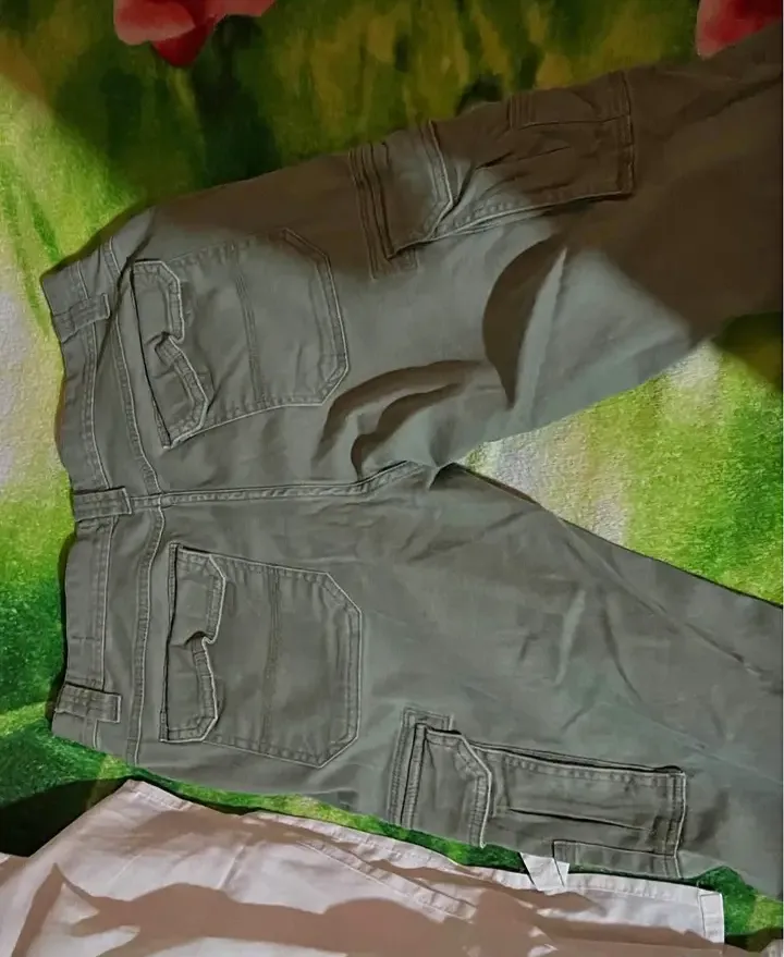 Calça Cargo Verde Militar - Estilo e Praticidade! miniatura 2