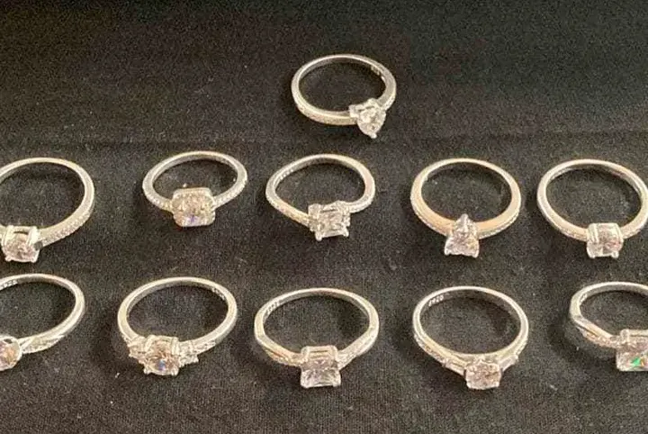 Lindo Anel Prata com Zircônia - Vários modelos!