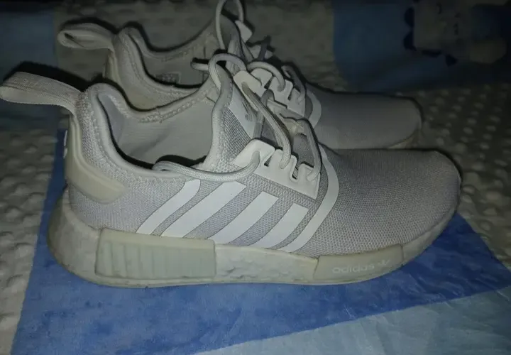 Adidas NMD R1 - Seu Próximo Tênis!