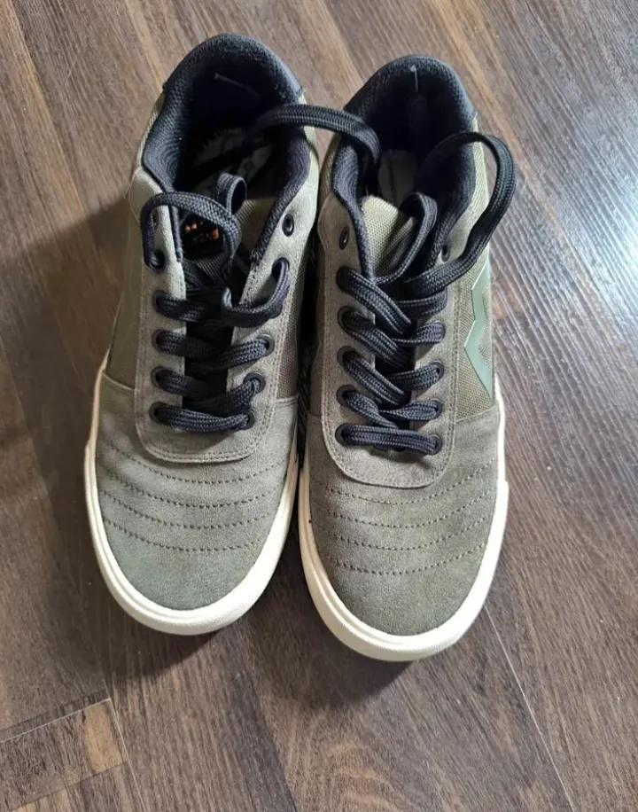 Tênis Casual Verde Oliva - Quase Novo! miniatura 2