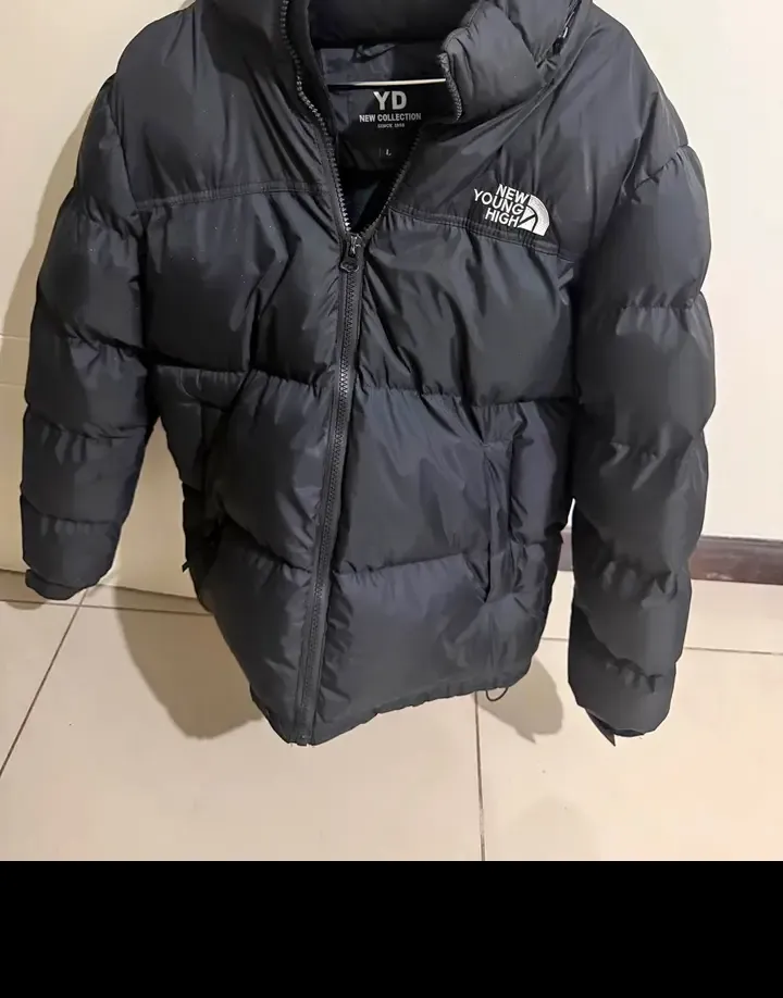 Casaco Puffer Preto com Capuz - Troque Já! miniatura 2