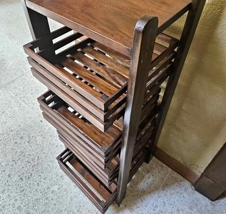 Estante Organizadora de Madeira Maciça