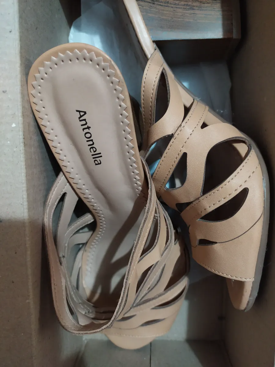 Sandália alta Bege - tamanho 34