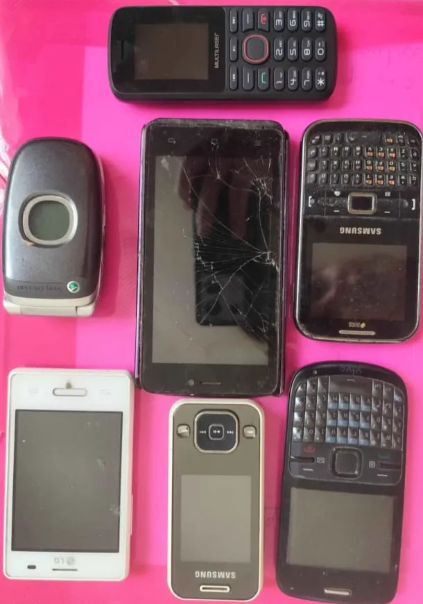 Lote de celulares antigos - no estado miniatura 2