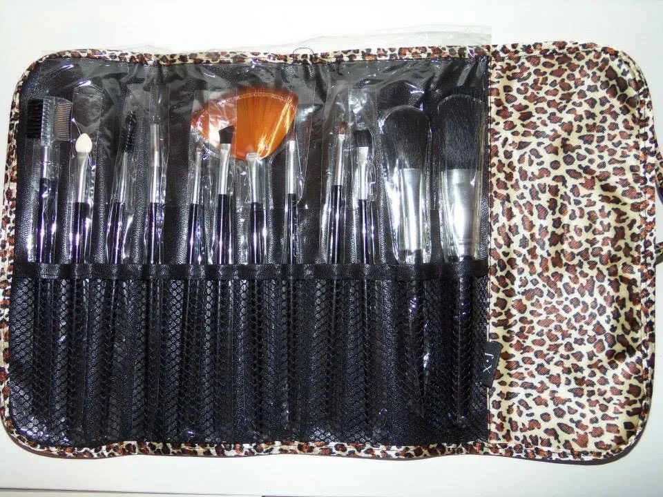 Kit de pincéis de maquiagem com estojo miniatura 2