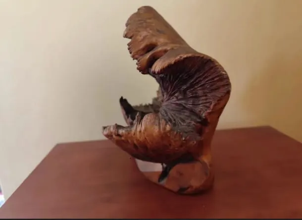 Escultura em madeira natural miniatura 2