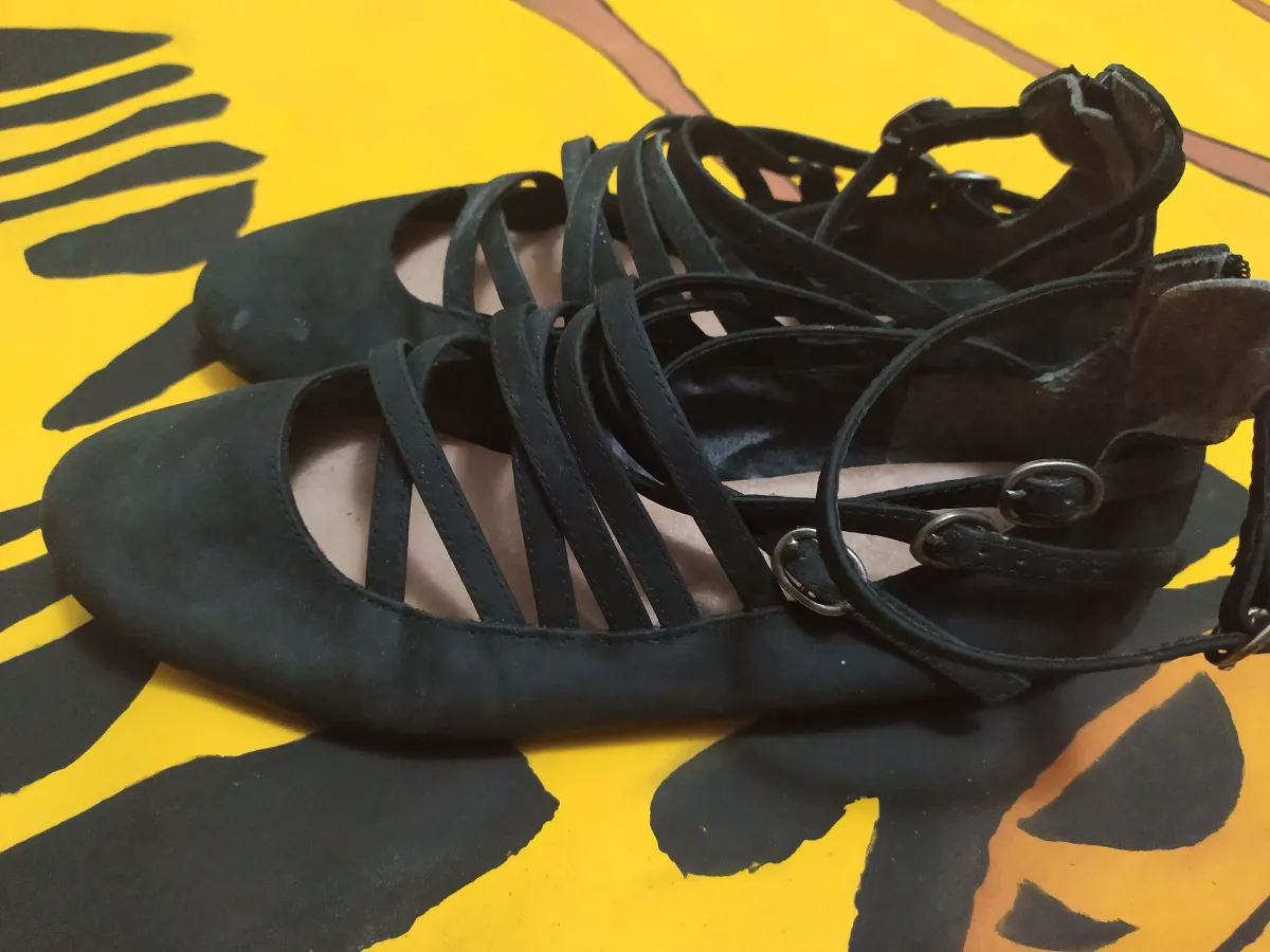 Sapatilha estilo bailarina em couro preto miniatura 2