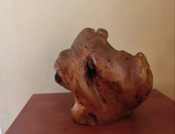 Escultura em madeira natural miniatura 3