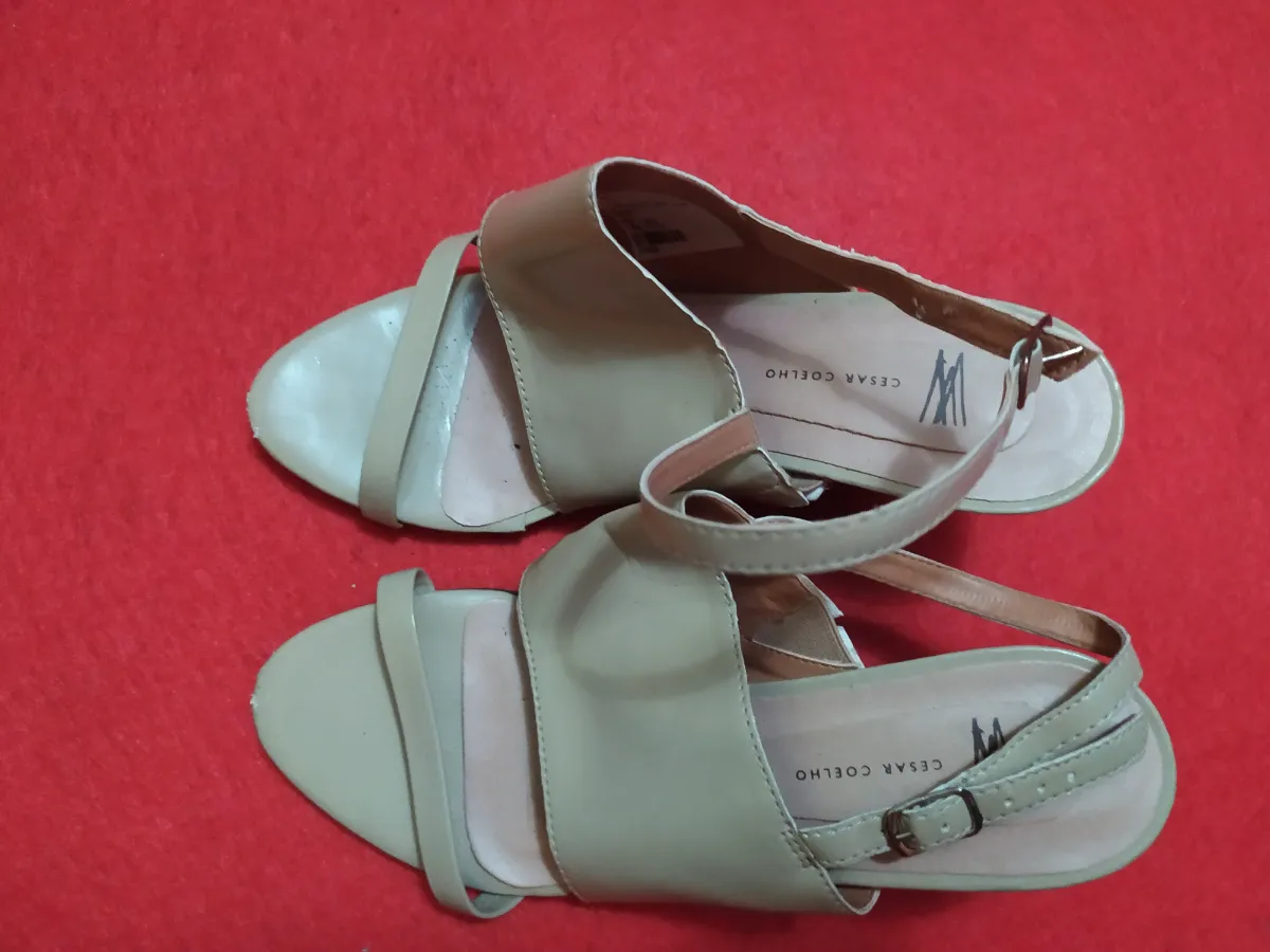 Sandália rasteirinha - Tamanho 34