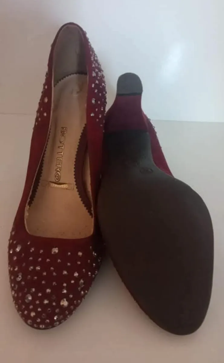 Sapato Bottero salto grosso Cor vinho Tamanho 35