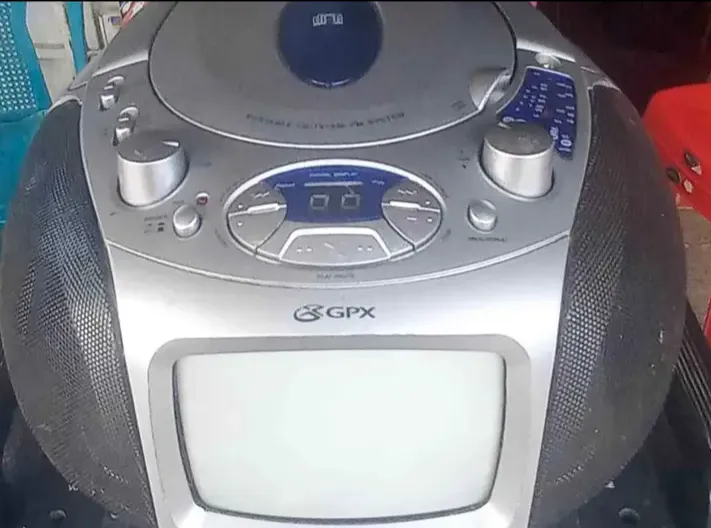 Rádio Portátil GPX miniatura 2