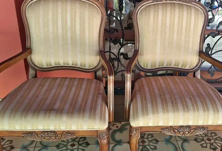Lindas Cadeiras Antigas para Troca!