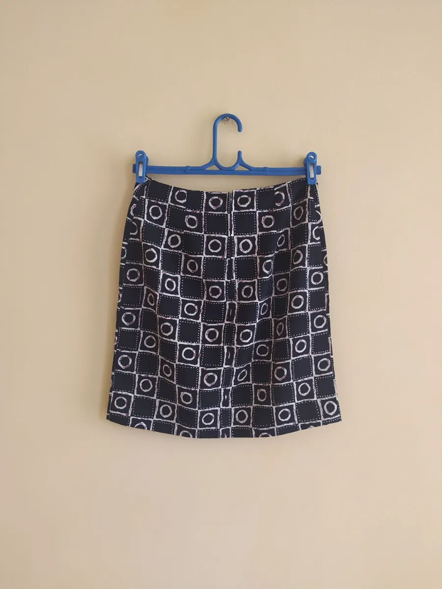 Saia estampada preta e branca P