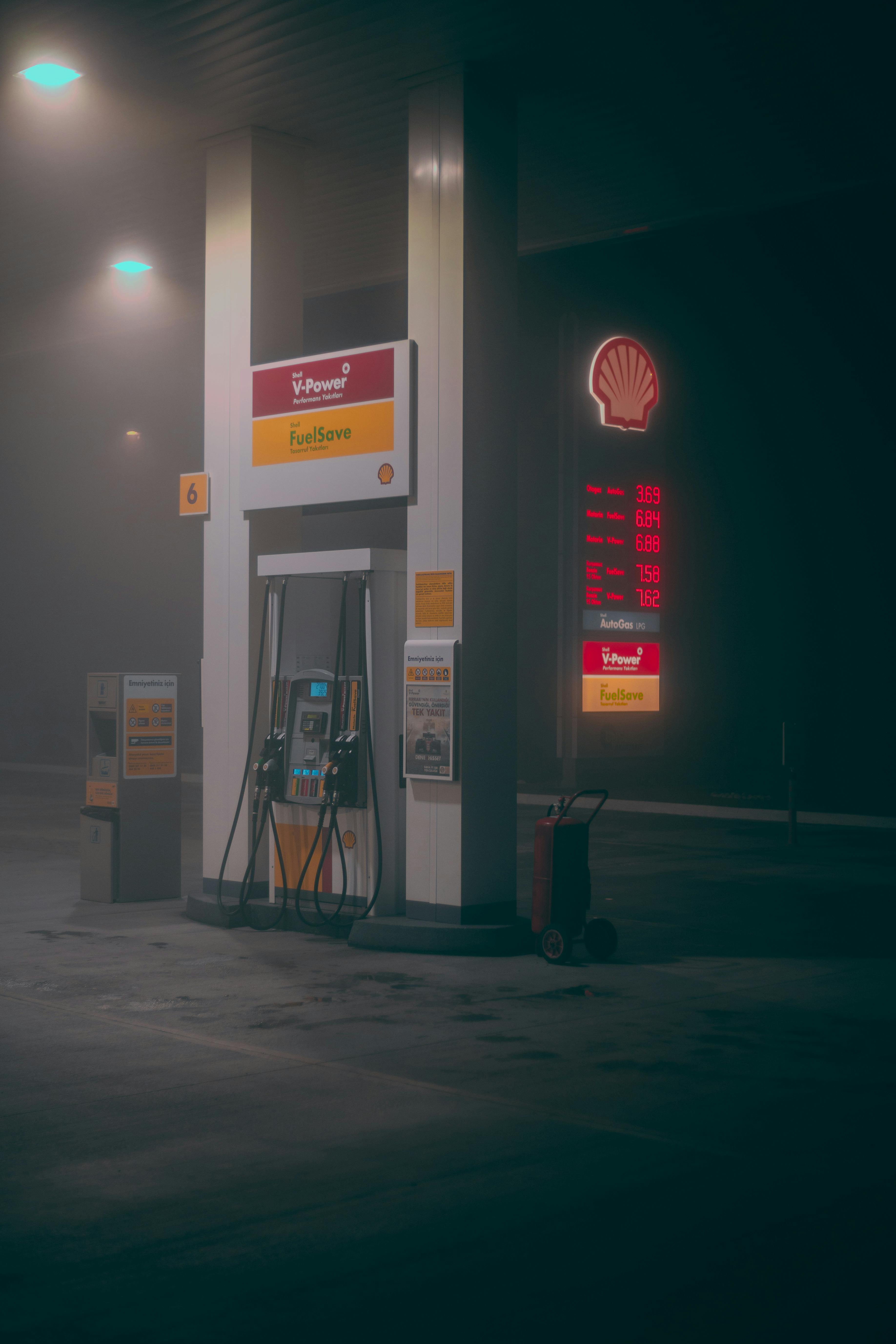 Fuel-Saving Driving Habits: Practical Tips for Maximising Fuel Efficiency on Roads