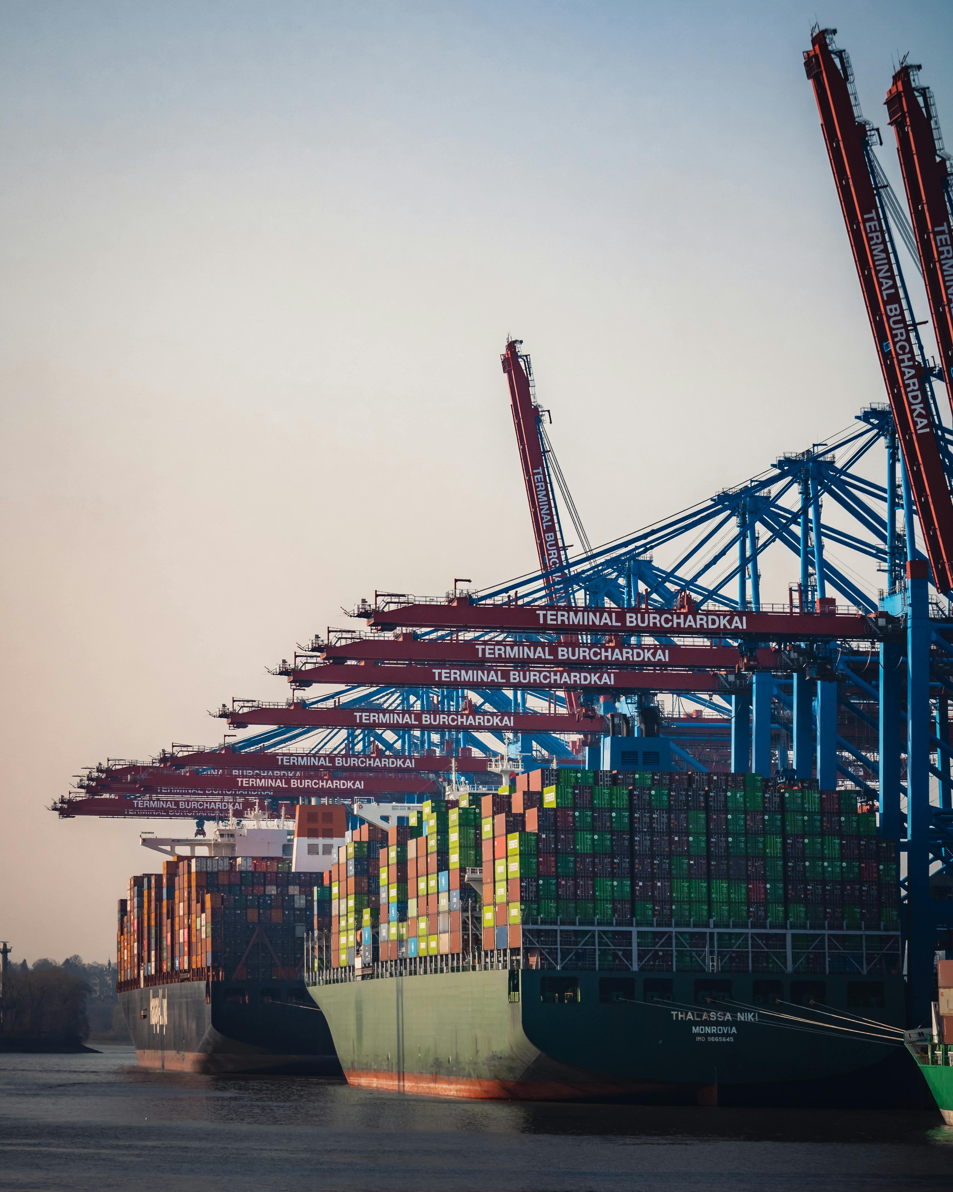 A Guide to Shipping Methods for Importing Cars to Kenya