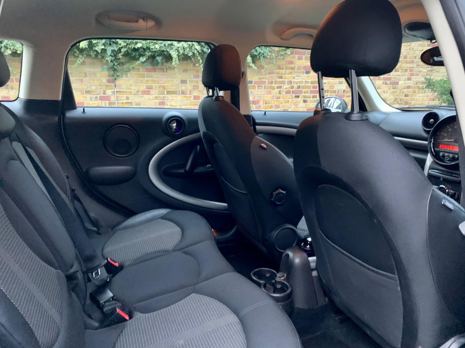 2014 MINI Cooper Countryman image 7