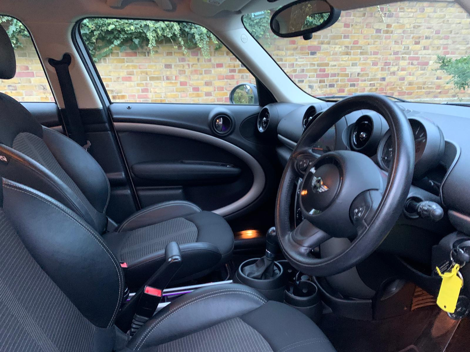 2014 MINI Cooper Countryman image 6