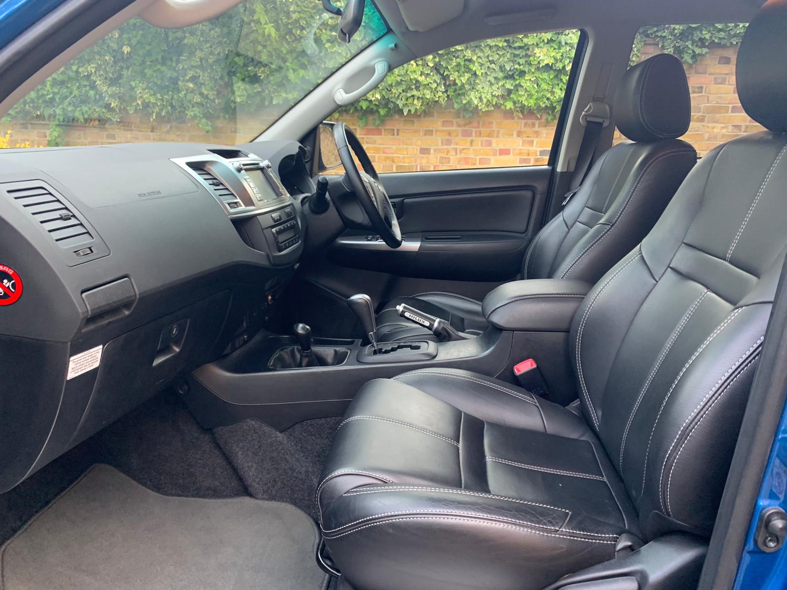 2014 Toyota Hilux image 5