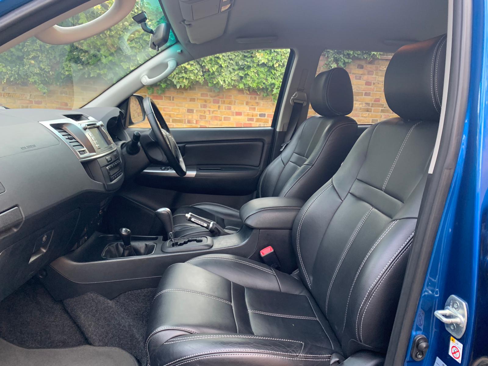 2014 Toyota Hilux image 6