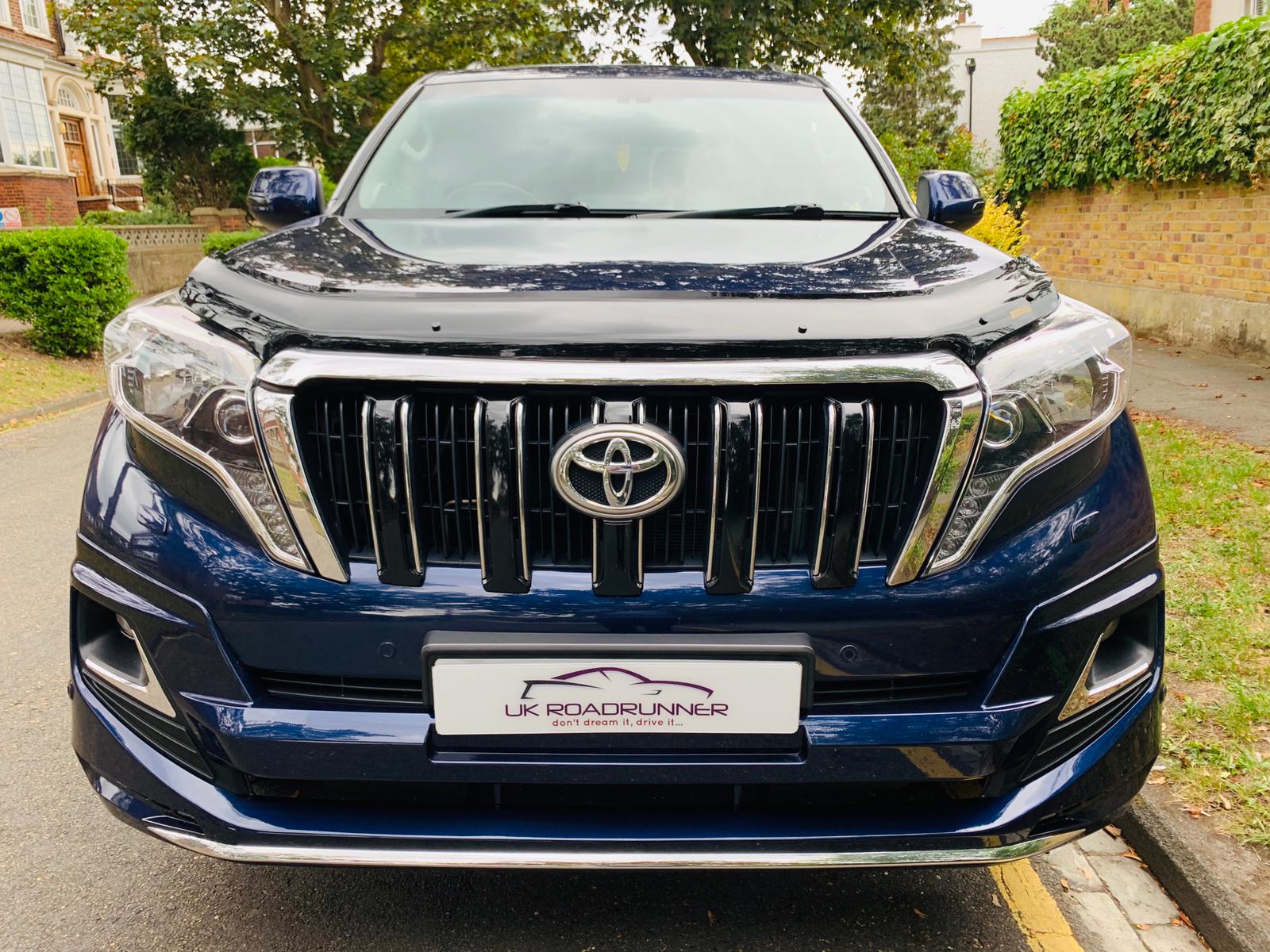 2014 Toyota Land Cruiser image 2