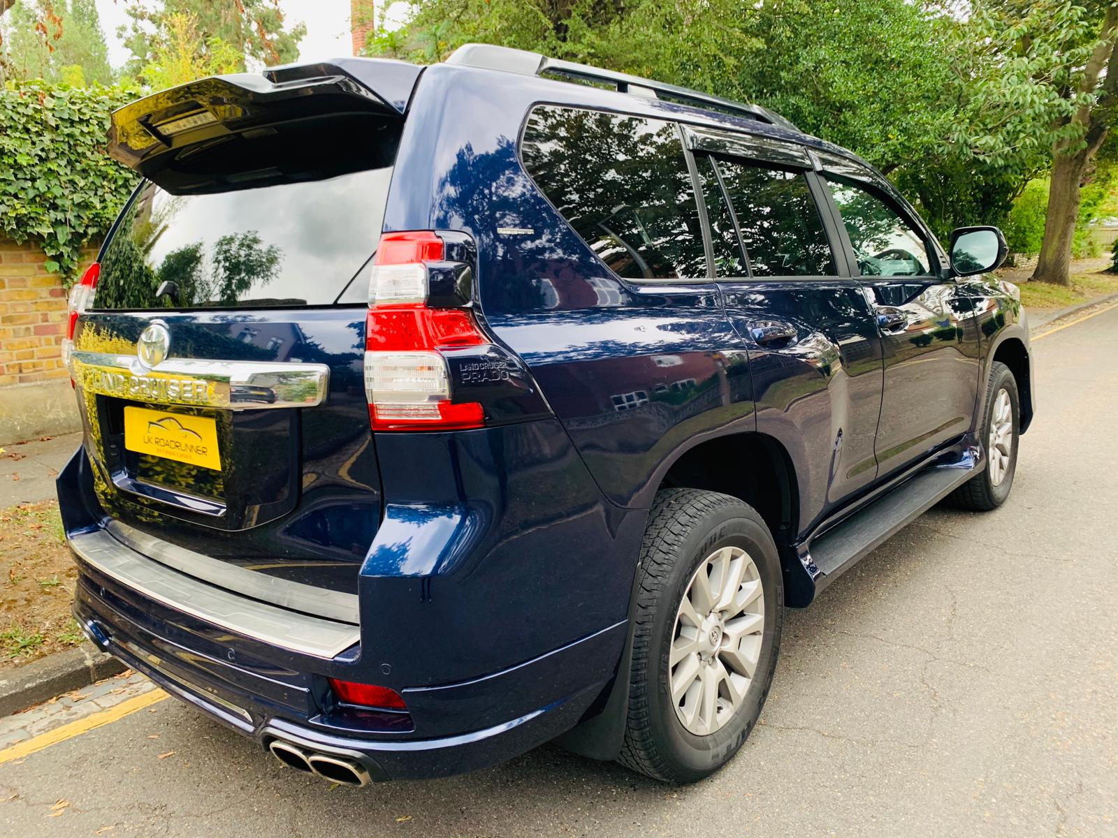 2014 Toyota Land Cruiser image 9