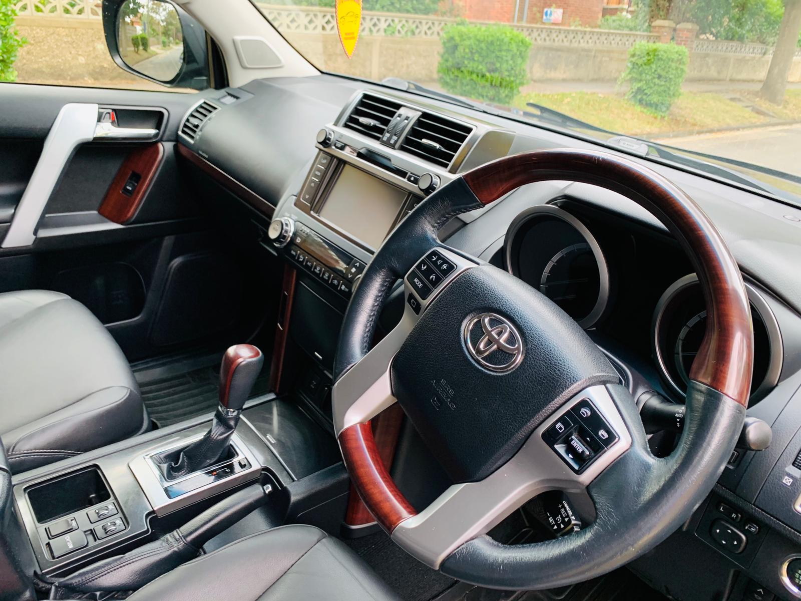 2014 Toyota Land Cruiser image 5