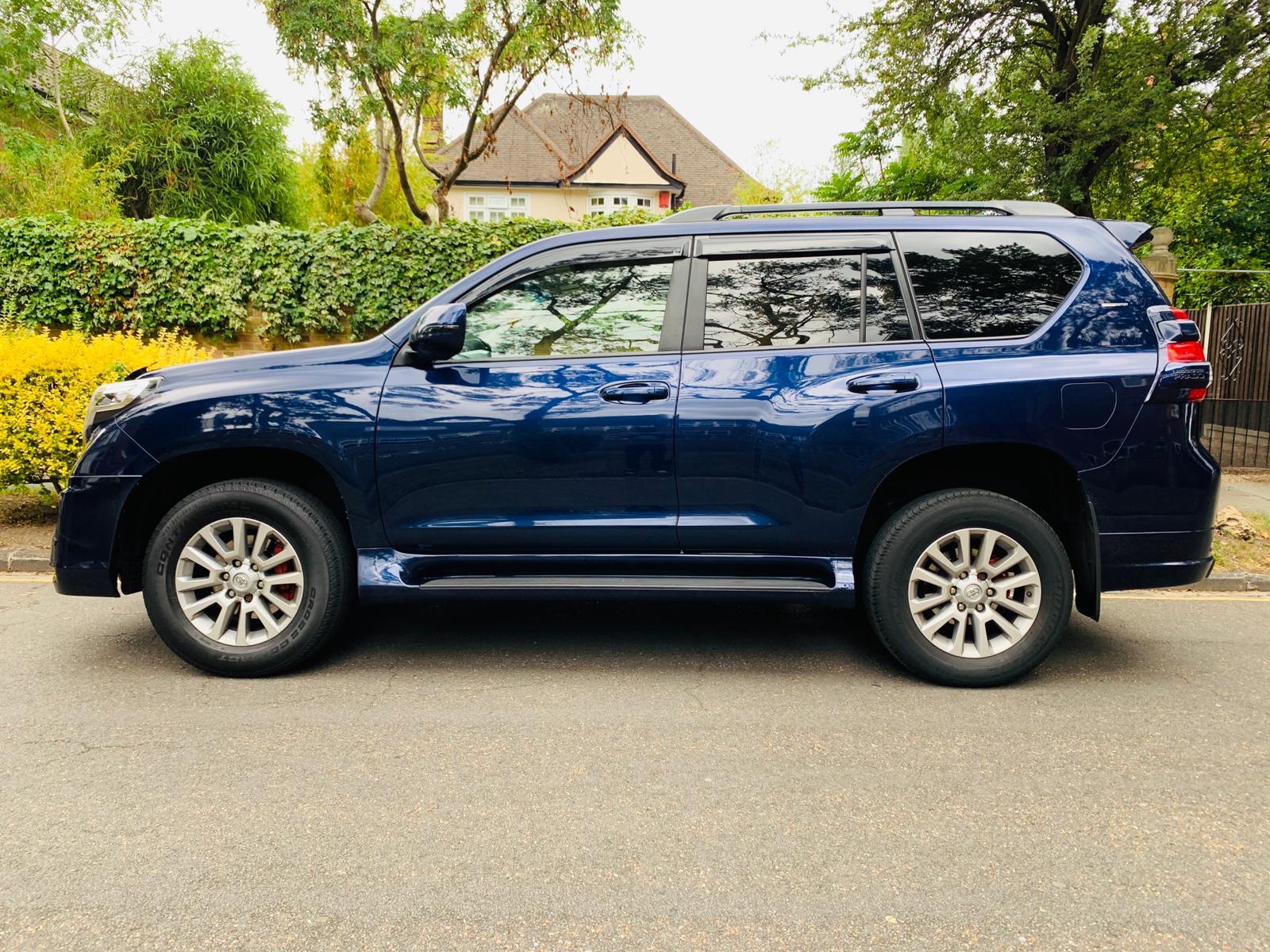 2014 Toyota Land Cruiser image 4