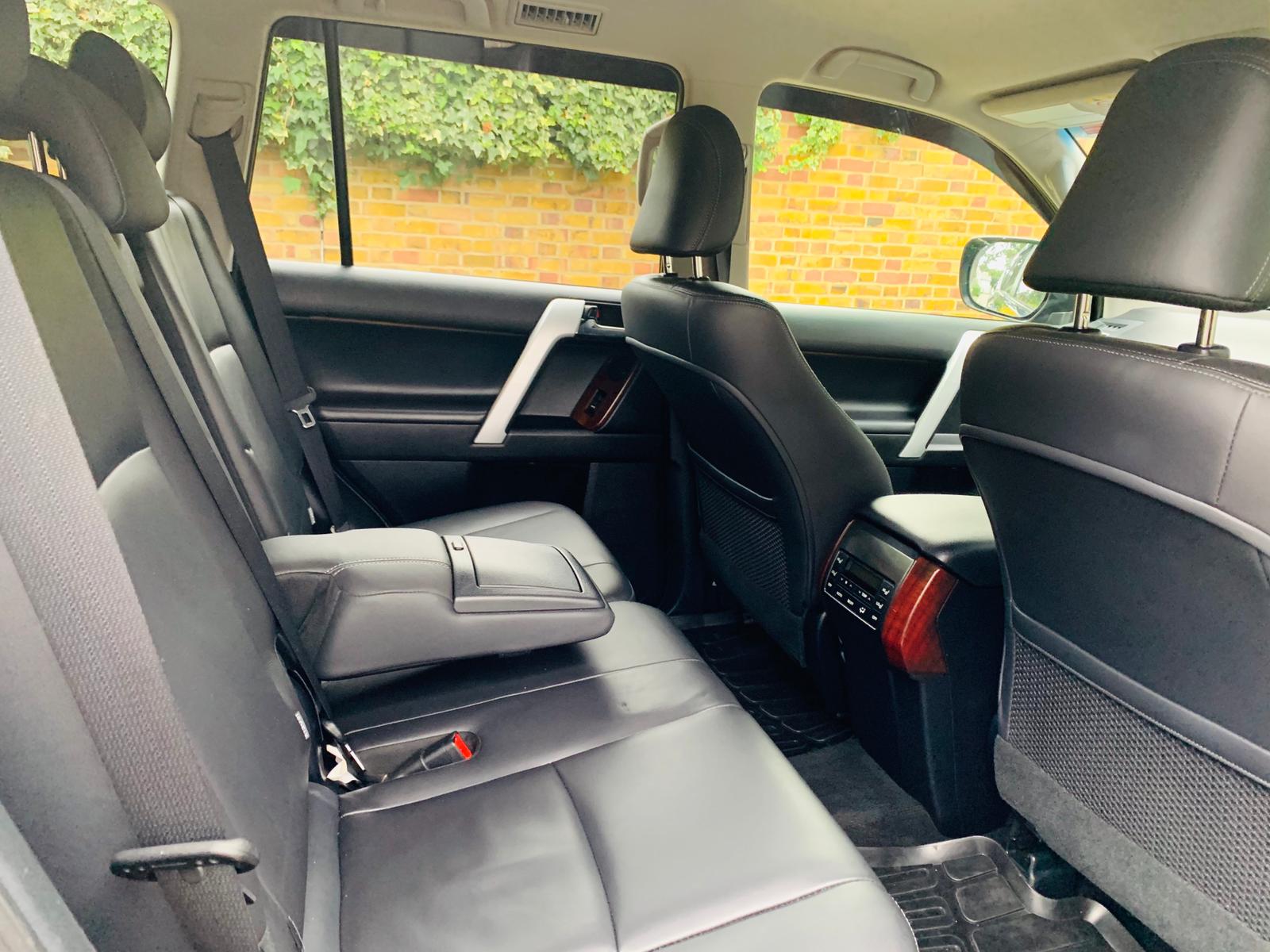 2014 Toyota Land Cruiser image 8